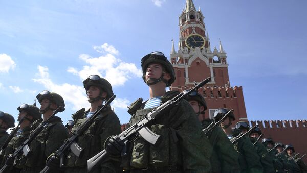 Soldados rusos en la Plaza Roja - Sputnik Mundo