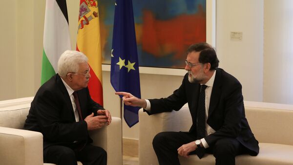 El presidente del Gobierno español, Mariano Rajoy y el presidente de Palestina, Mahmud Abás - Sputnik Mundo