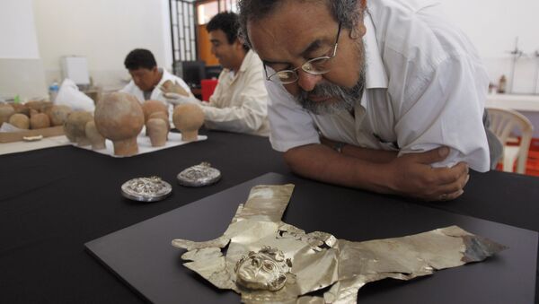 Walter Alva, arqueólogo peruano, en el Museo Tumbas Reales de Sipán que él dirige - Sputnik Mundo