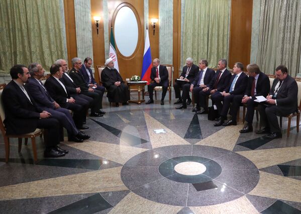 Un acontecimiento significativo: Putin se reúne con Erdogan y Rohaní - Sputnik Mundo