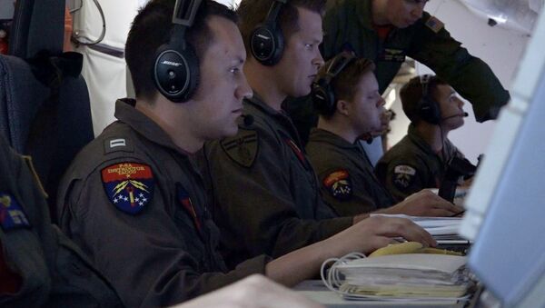 Oficiales de la Marina de EEUU ayudan a buscar el submarino ARA San Juan - Sputnik Mundo