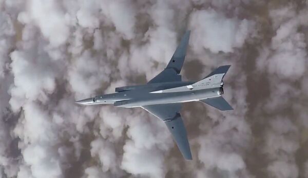 Seis bombarderos rusos atacan objetivos terroristas en Siria - Sputnik Mundo
