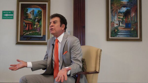 Salvador Nasralla, el candidato a la presidencia de Honduras - Sputnik Mundo