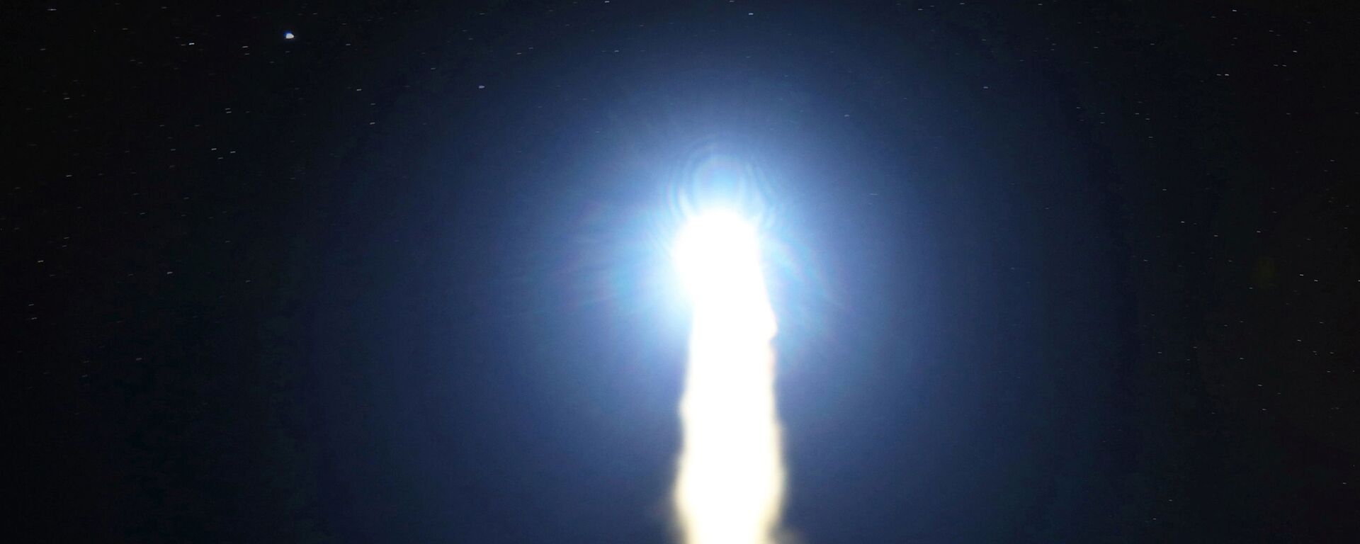 Запуск межконтинентальной баллистической ракеты Hwasong-15 в КНДР  - Sputnik Mundo, 1920, 05.01.2022