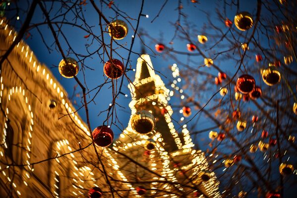 Cuando la Navidad se adueña de las calles de Moscú y las embellece hasta el infinito - Sputnik Mundo