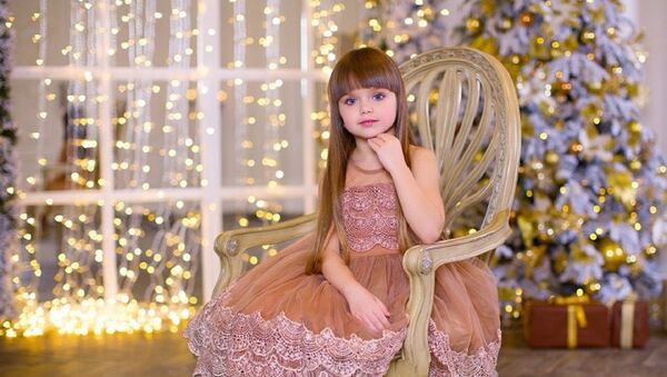 Anastasia Kniázeva, la niña más guapa del mundo - Sputnik Mundo