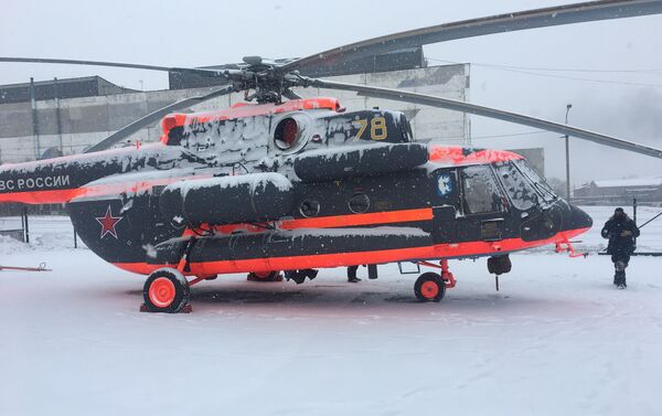El helicóptero Mi-8AMTSh-VA en la Fábrica de Aviación de Ulán Udé - Sputnik Mundo
