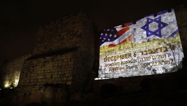 Banderas de EEUU y Israel en Jerusalén - Sputnik Mundo