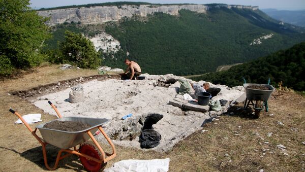Las excavaciones arqueológicas en Cufut Qale, Crimea (archivo) - Sputnik Mundo