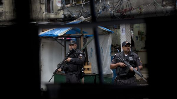 Policía militar brasileña en la favela Rocinha de Río de Janeiro (archivo) - Sputnik Mundo