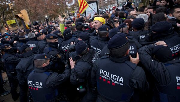 Protestas cerca del Museo de Lleida, Cataluña - Sputnik Mundo