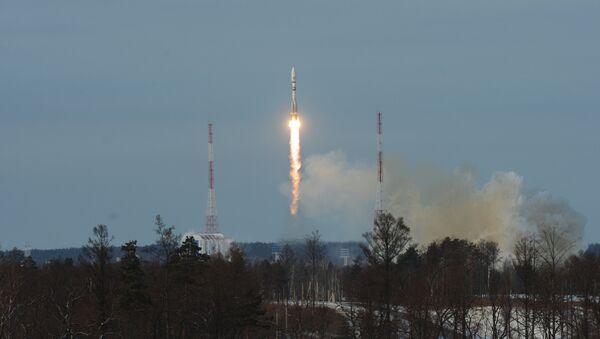 Lanzamiento del cohete Soyuz 2.1b desde el cosmódromo Vostochni el 28 de noviembre de 2017 - Sputnik Mundo