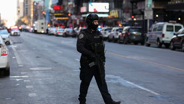 Policía en el lugar de la explosión en Nueva York, EEUU - Sputnik Mundo
