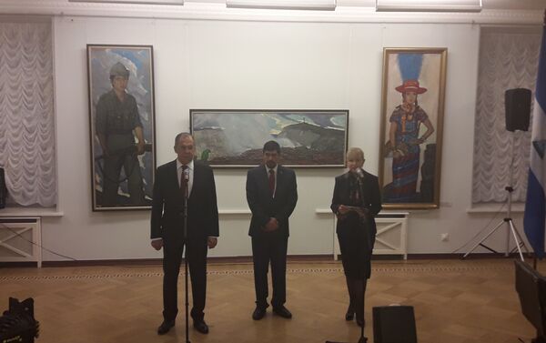 Serguéi Lavrov y Juan Ernesto Vásquez Araya inauguran la exposición - Sputnik Mundo
