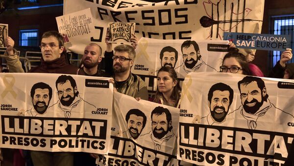 Los catalanes exigen la libertad de presos políticos Jordi Cuixart y Jordi Sánchez (archivo) - Sputnik Mundo