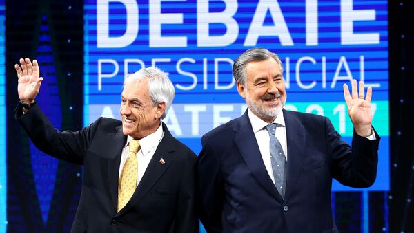 El candidato presidencial chileno y expresidente, Sebastián Piñera, y el candidato del partido gobernante Nueva Mayoría, Alejandro Guillier - Sputnik Mundo
