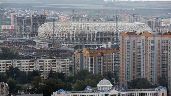 La construcción del estadio en la ciudad rusa de Saransk - Sputnik Mundo