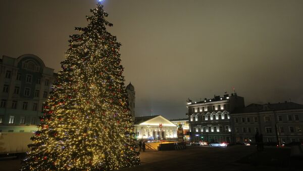 El árbol de Navidad en Moscú - Sputnik Mundo