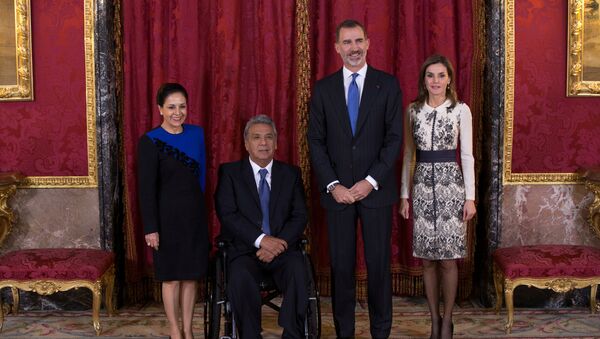 El rey Felipe VI de España y la reina Letizia junto al presidente de Ecuador, Lenín Moreno y su esposa Rocío González - Sputnik Mundo