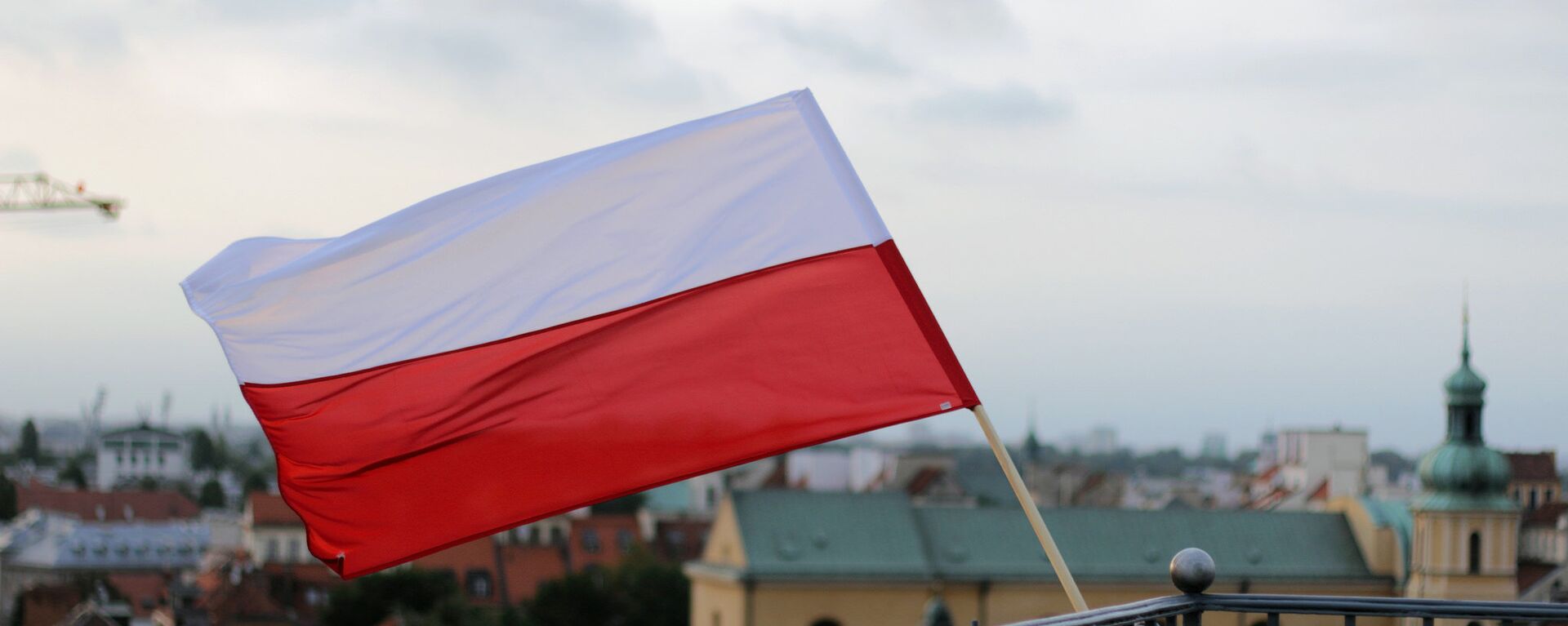 Bandera de Polonia en Varsovia, la capital del país - Sputnik Mundo, 1920, 16.02.2022