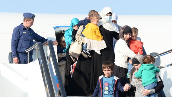 Niños evacuados desde Siria vuelven a Rusia - Sputnik Mundo