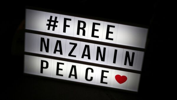 Un mensaje en apoyo de la liberación de la británica-iraní Zaghari-Ratcliffe, en Londres - Sputnik Mundo