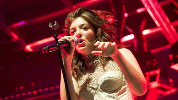 Lorde, la cantante neozelandesa - Sputnik Mundo