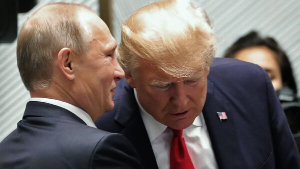 Vladimir Putin, presidente de Rusia y Donald Trump, presidente de EEUU - Sputnik Mundo