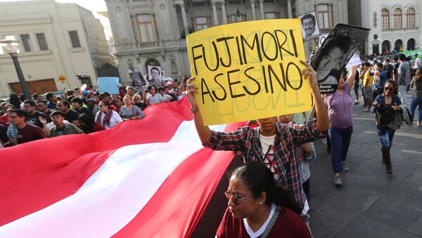 Una movilización contra indulto a expresidente peruano Fujimori - Sputnik Mundo