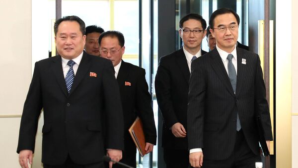 Las jefes de la delegaciones de las egociaciones entre dos Coreas - Sputnik Mundo
