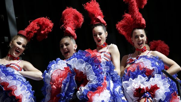 Bailadoras frenceses de Moulin Rouge (imagen referencial) - Sputnik Mundo