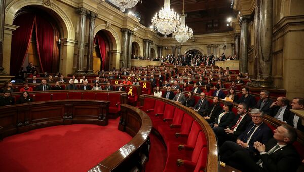 La sesión del Parlamento catalán - Sputnik Mundo