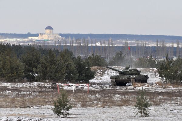 El fuego del que no se puede escapar: el Biatlón de Tanques comienza en Rusia - Sputnik Mundo