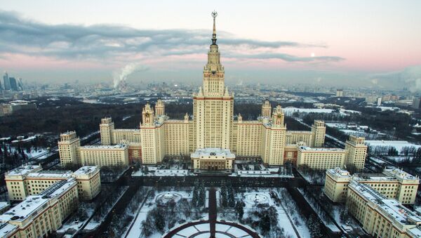 El edificio principal de la Universidad Estatal de Moscú - Sputnik Mundo