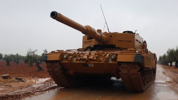 Tanque turco cerca de Afrín, Siria - Sputnik Mundo