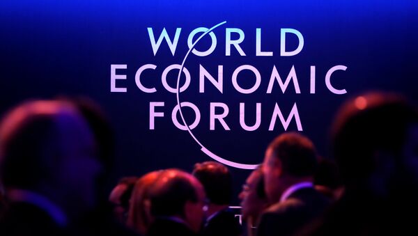 Logo del Foro Económico Mundial en Davos 2018 - Sputnik Mundo