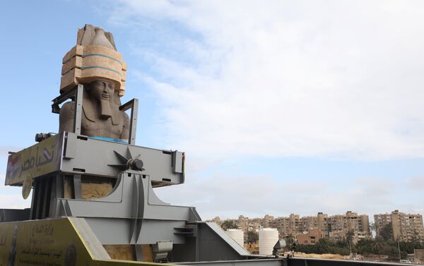 El traslado de una estatua de Ramsés II - Sputnik Mundo