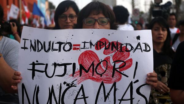 Protestas contra el indulto al expresidente de Perú, Alberto Fujimori (archivo) - Sputnik Mundo