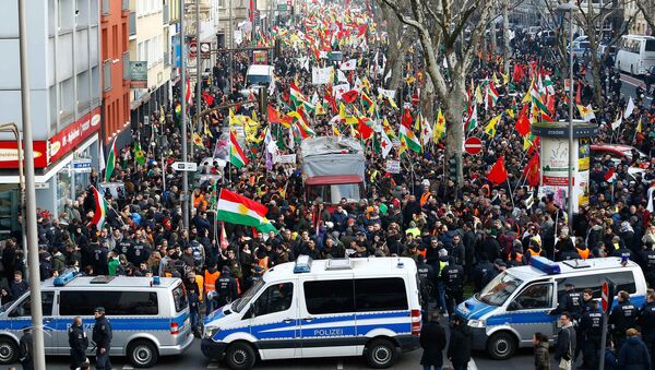Manifestación prokurda en Colonia, Alemania - Sputnik Mundo