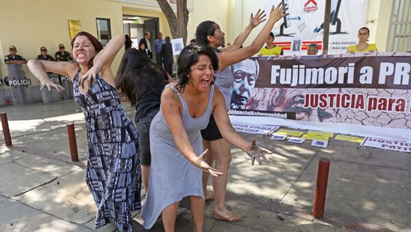 Una marcha en Perú contra el indulto al expresidente Fujimori (archivo) - Sputnik Mundo