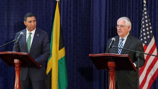 Primer ministro de Jamaica, Andrew Holness, y secretario de Estado de EEUU, Rex Tillerson - Sputnik Mundo