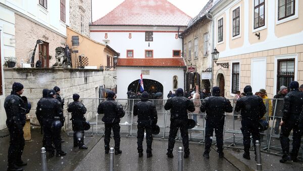 La policía croata vigila la seguridad de Zagreb durante la visita del presidente de Serbia, Aleksandar Vucic - Sputnik Mundo