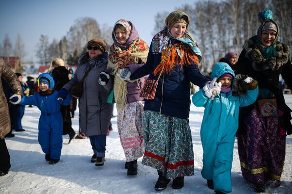 La Máslenitsa: cómo Rusia despide el invierno - Sputnik Mundo