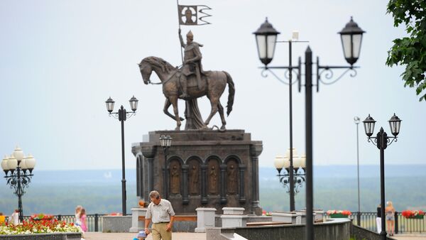 El monumento al príncipe Vladímir y al sacérdote Teodor en la ciudad de Vladímir, Rusia - Sputnik Mundo