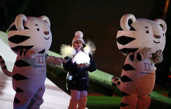La impresionante ceremonia de clausura de los JJOO de Invierno de Pyeongchang - Sputnik Mundo