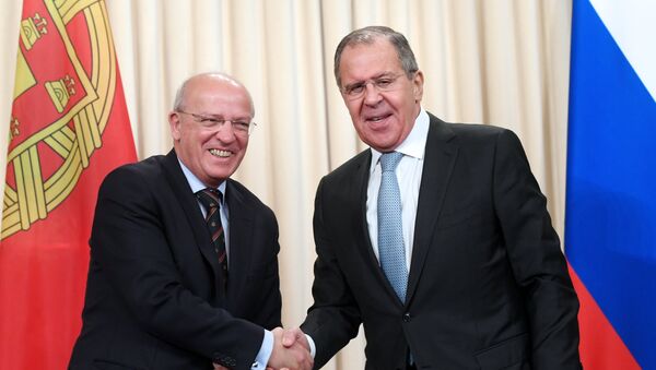El ministro de Asuntos Exteriores de Portugal, Augusto Santos Silva, y el canciller ruso, Serguéi Lavrov - Sputnik Mundo