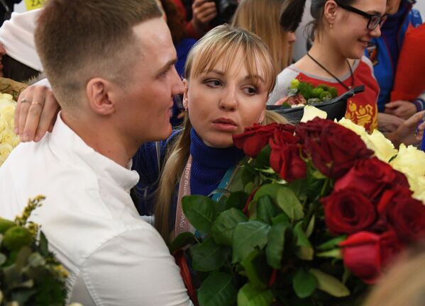 Así recibieron los fans en Moscú a sus héroes de Pyeongchang - Sputnik Mundo