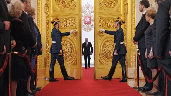 La ceremonia de su investidura del presidente ruso en el Kremlin - Sputnik Mundo