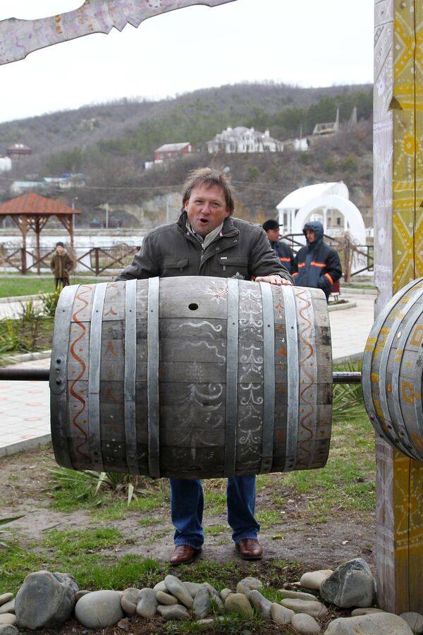 El presidente de la compañía rusa productora de vinos y de champaña Abrau-Durso, Borís Titov, durante el encuentro de la primavera en Abrau-Durso - Sputnik Mundo
