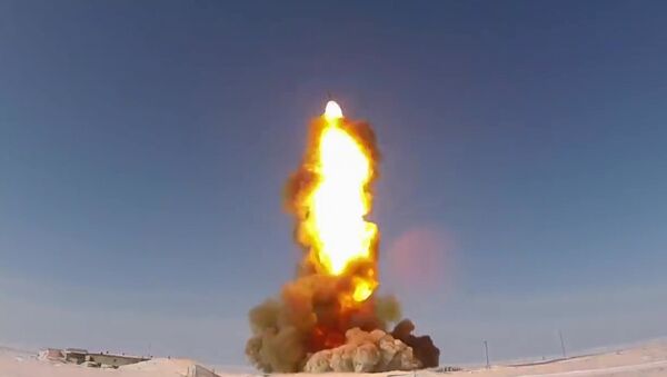El lanzamiento de un misil  en el polígono de Sary Shagan - Sputnik Mundo